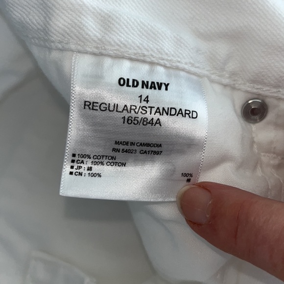 Old Navy Boyfriend Women’s White Distressed Ripped Jeans Standard Size 14 NWOT - Picture 4 of 7